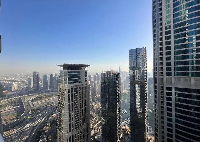 Iconic Marina & Sea Views From The 52Nd Floor